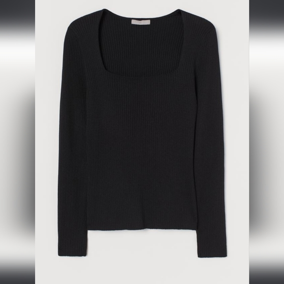 SIZE L.  NWT.  H&M Black fitted sweater. - Picture 1 of 4